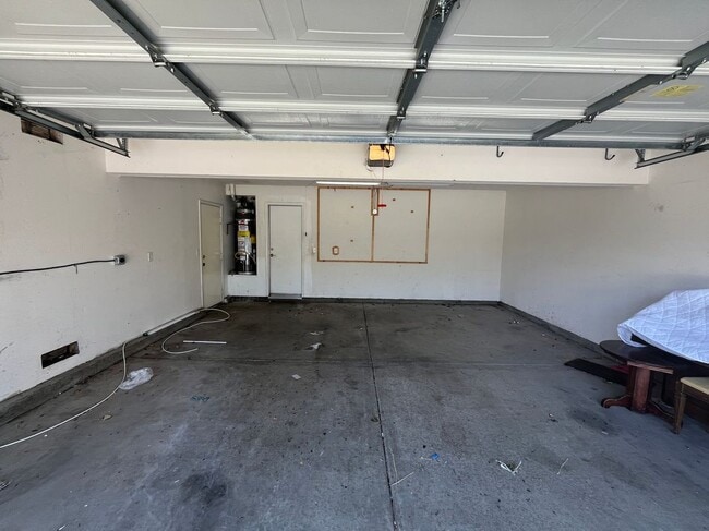 144 Latente Dr in Palmdale, CA - Building Photo - Building Photo