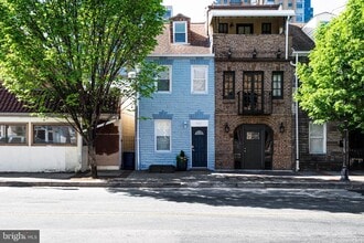 921 Eastern Ave in Baltimore, MD - Building Photo - Building Photo