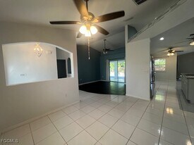 203 Kamal Pkwy in Cape Coral, FL - Building Photo