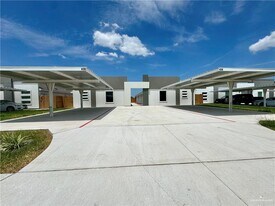 11 Acacia St in Alamo, TX - Building Photo