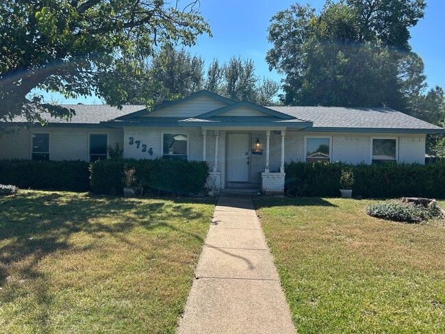 property at 3734 Clubway Ln