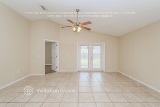 22205 Breaker Point Ln in Land O Lakes, FL - Building Photo - Building Photo