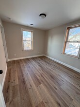 213 W Court St, Unit 4 in Woodstock, VA - Foto de edificio - Building Photo