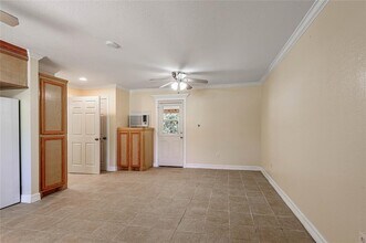 4 Rainbow Dr-Unit -A in Huntsville, TX - Building Photo - Building Photo
