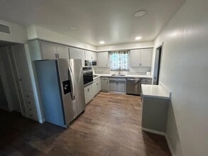 165 E Jefferson Ave in Fresno, CA - Building Photo - Building Photo