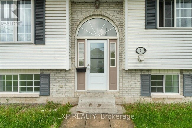 3 Clifford St in Belleville, ON - Building Photo - Building Photo