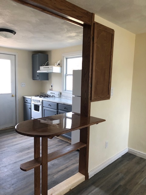 property at 1922 Dewey Ave
