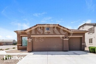 11951 W Rio Vista Ln in Avondale, AZ - Building Photo