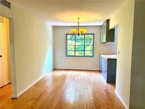 1380 Chalmette Dr NE in Atlanta, GA - Building Photo - Building Photo