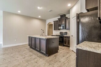 8605 Bucklebury Dr in Pensacola, FL - Building Photo - Building Photo
