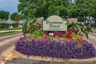 1625 Thrush Ter, Unit #1625 in Brentwood, MO - Building Photo