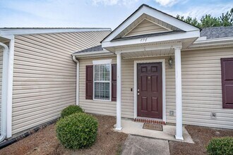 414 Elders Pond Cir in Columbia, SC - Building Photo - Building Photo