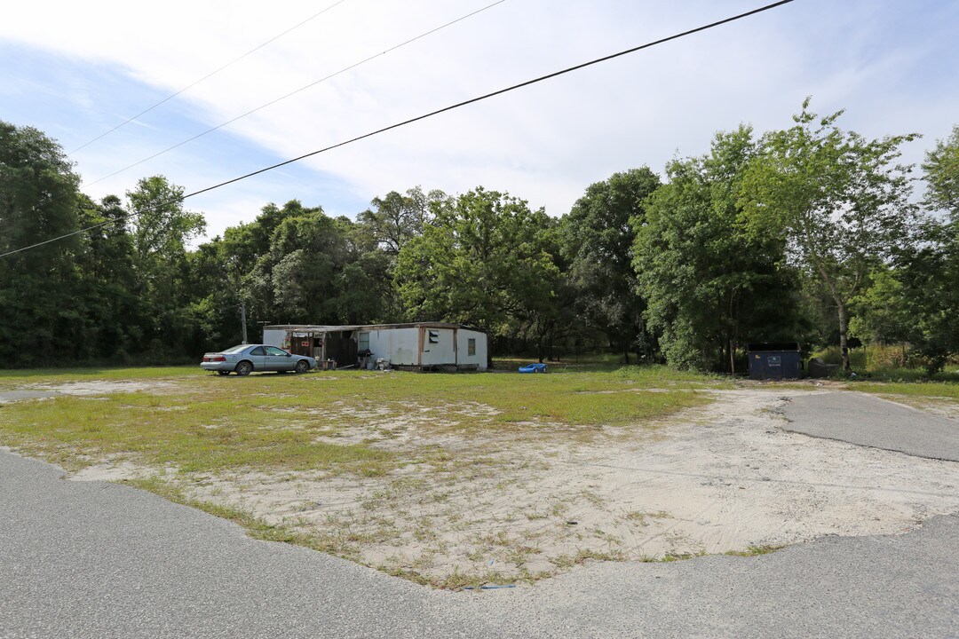 16302-16414 Platinum Dr in Spring Hill, FL - Foto de edificio