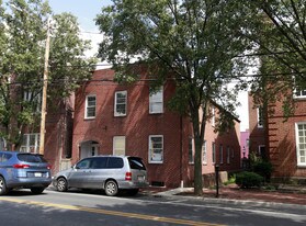 126 N Braddock St in Winchester, VA - Building Photo