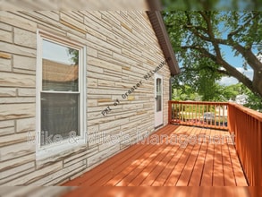 506 E Linus St in Milwaukee, WI - Foto de edificio - Building Photo