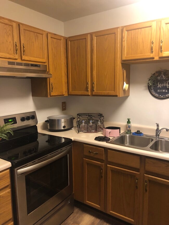 305 Sheetz Way, Unit 305 Sheetz Way in Greensburg, PA - Building Photo - Building Photo