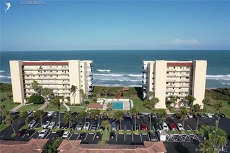 7440 S Ocean Dr in Jensen Beach, FL - Building Photo - Building Photo