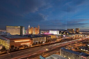 4575 Dean Martin Dr in Las Vegas, NV - Building Photo