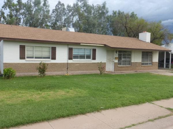 property at 1431 W 7th Pl