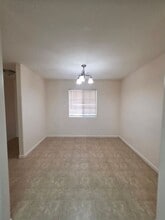 11805 Holabird Ave in Bakersfield, CA - Building Photo - Building Photo