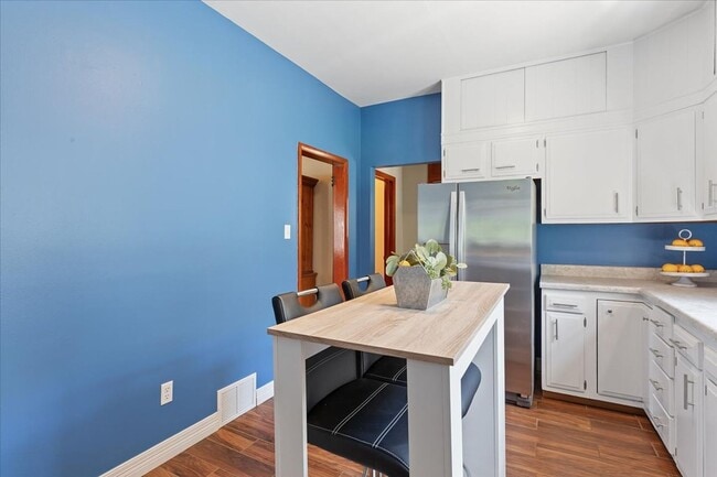 330 Fuller Ave in Council Bluffs, IA - Building Photo - Building Photo