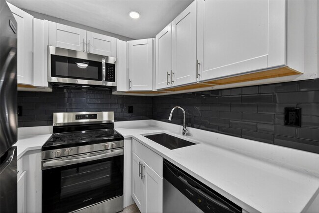 500 E Broward Blvd in Fort Lauderdale, FL - Building Photo - Building Photo