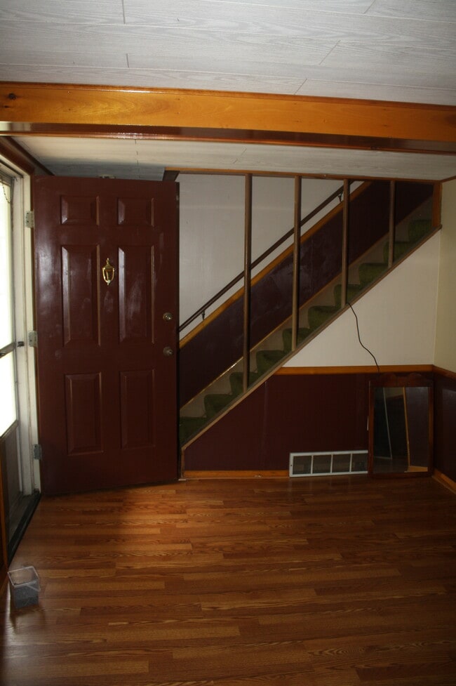 526 Larimer Ave in Turtle Creek, PA - Building Photo - Building Photo