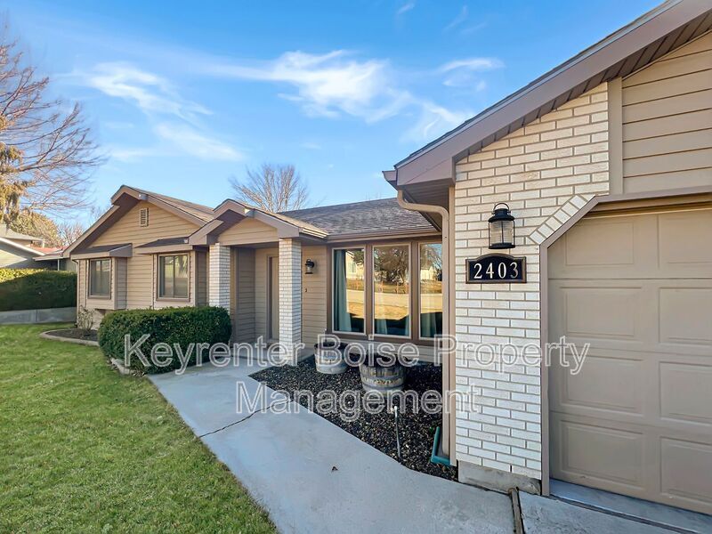 2403 Leo Dr in Nampa, ID - Building Photo