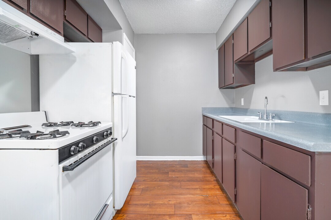 Lawnwood Apartments in San Antonio, TX - Foto de edificio