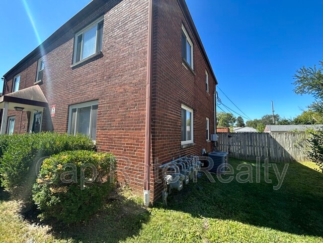 107 N Hampton Rd in Columbus, OH - Building Photo - Building Photo