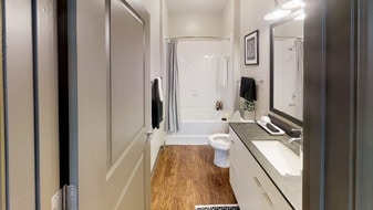 Bluebird Row Apartments in Chattanooga, TN - Building Photo