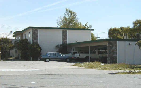 2329 Chestnut St in Livermore, CA - Foto de edificio - Building Photo