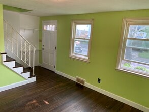 21 Richard St in Quincy, MA - Building Photo - Building Photo