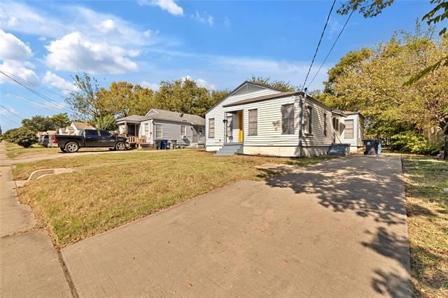 2245 E Overton Rd in Dallas, TX - Building Photo - Building Photo
