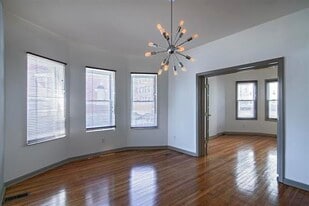 129 Clifton Pl in Jersey City, NJ - Building Photo
