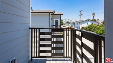 3946 S Budlong Ave in Los Angeles, CA - Building Photo - Building Photo