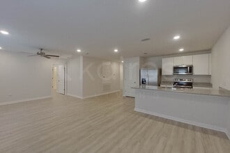 4803 Malay Cir in Pace, FL - Foto de edificio - Building Photo