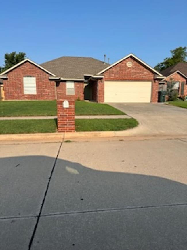 property at 716 Eastridge Dr