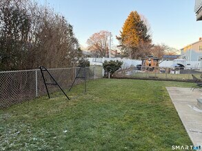 305 Wiklund Ave in Stratford, CT - Building Photo - Building Photo