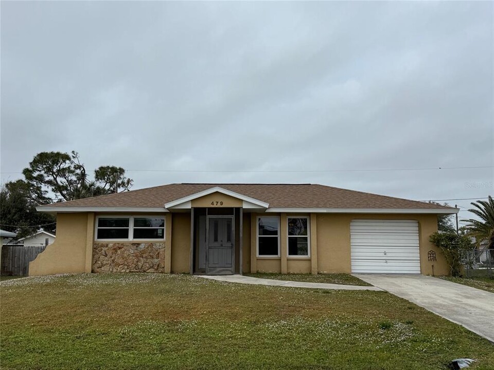 479 Fletcher St in Port Charlotte, FL - Building Photo