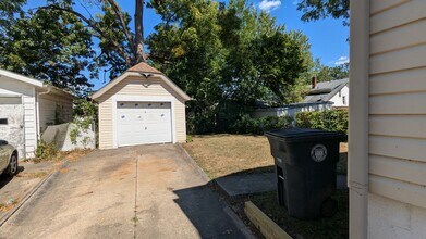 1021 Lawton St in Akron, OH - Building Photo - Building Photo