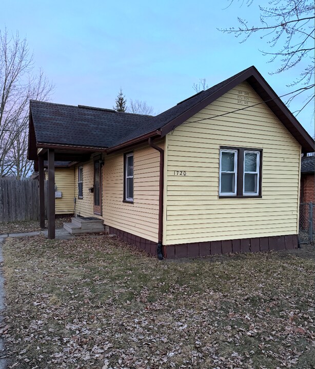 1720 S Wheeler St in Saginaw, MI - Building Photo
