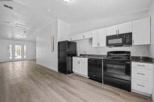 2218 Magnolia Cir in Tallahassee, FL - Building Photo