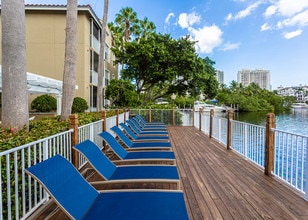 Town Aventura in Aventura, FL - Building Photo - Building Photo
