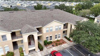 2814 Club Cortile Cir in Kissimmee, FL - Building Photo