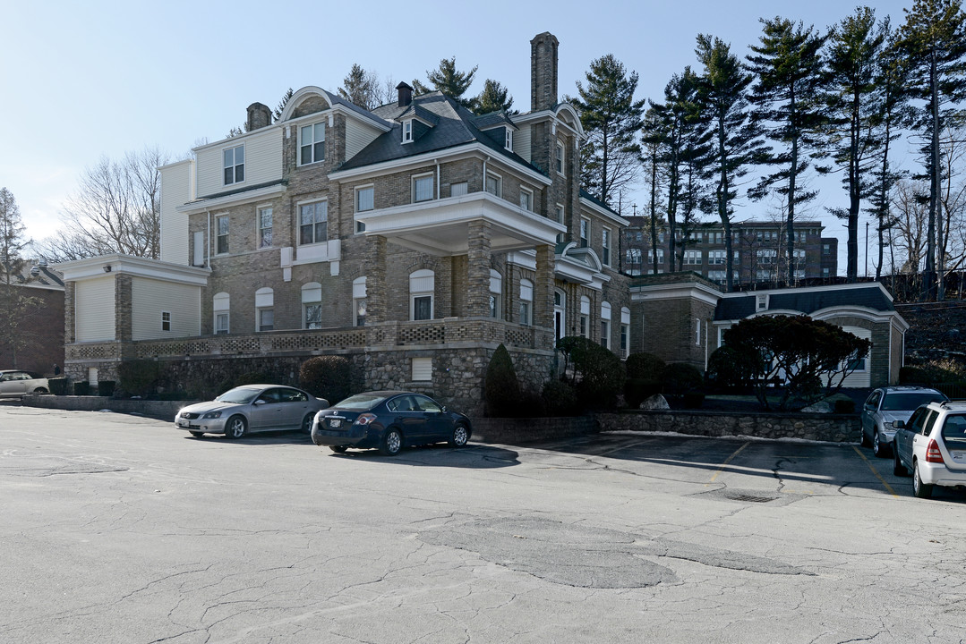 Oak Hill Apartments in Woonsocket, RI - Building Photo