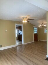 113 E Sands St, Unit 2 in Oneida, NY - Building Photo - Building Photo