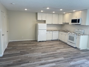 1161 Driftwood Terrace, Unit B in Gilroy, CA - Building Photo - Building Photo