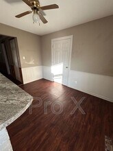 1004 E 10th St in Pittsburg, KS - Building Photo - Building Photo