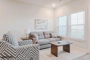 5001 Willowgate Loop, Unit 08-8304 in Tice, FL - Building Photo